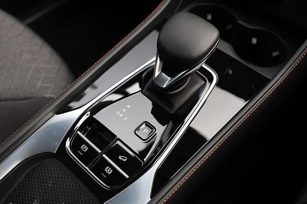 2025 MG HS Vibe AS33