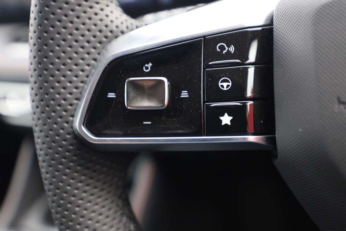 2025 MG HS Vibe AS33