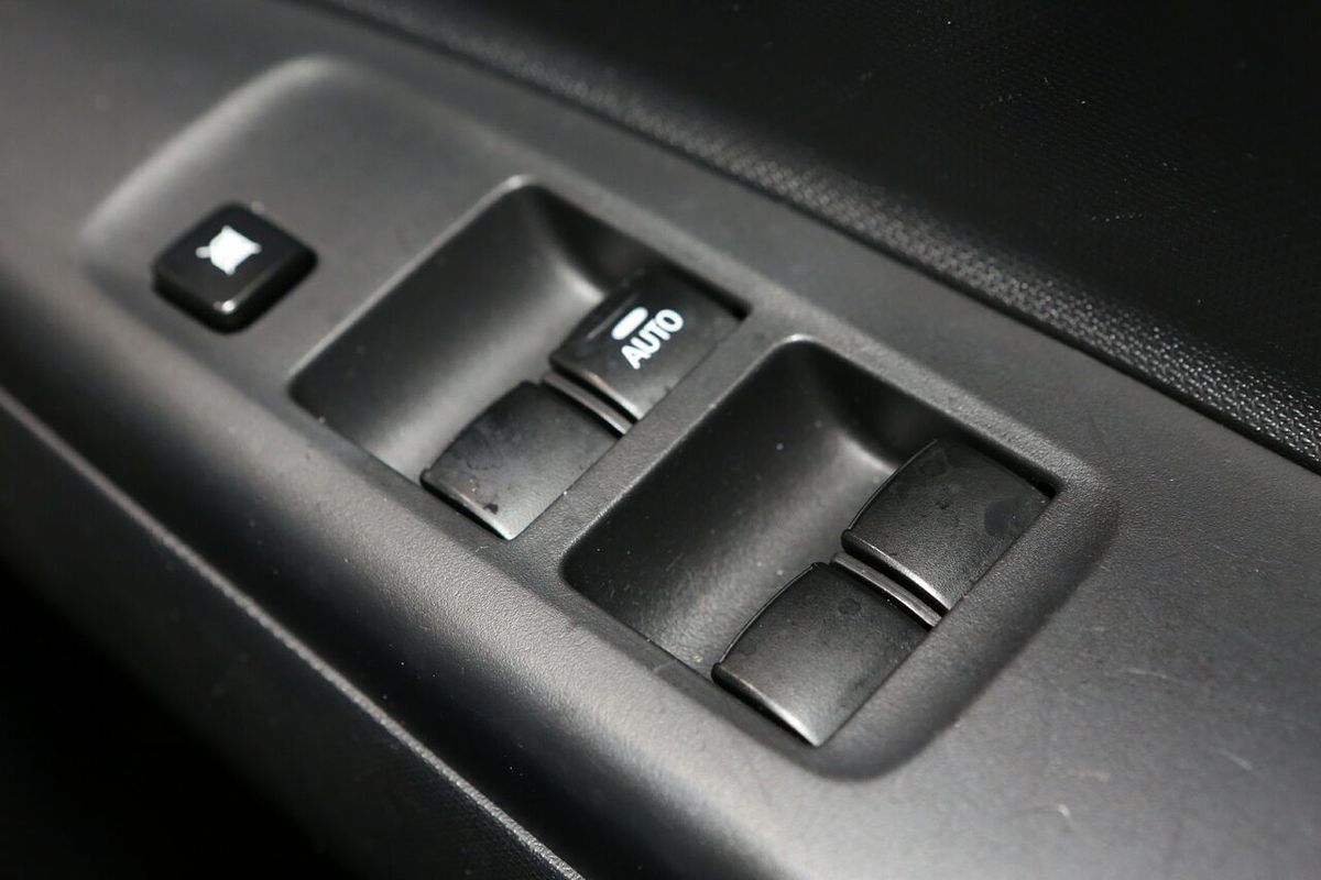 2021 Mitsubishi Mirage ES LB