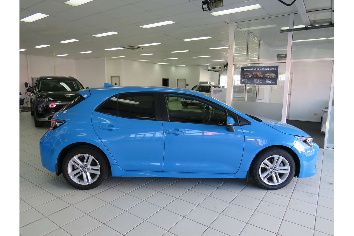 2022 Toyota Corolla SX Hybrid ZWE211R