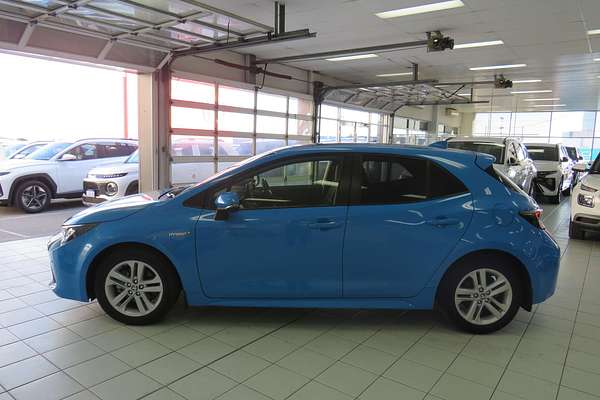 2022 Toyota Corolla SX Hybrid ZWE211R