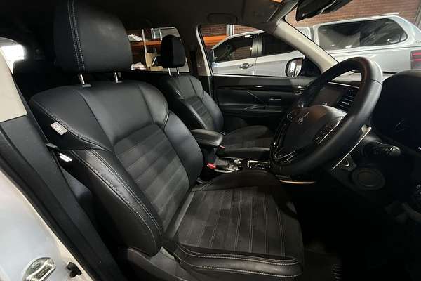 2020 Mitsubishi Outlander LS ZL