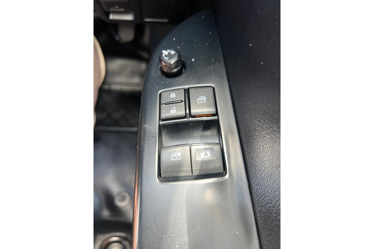 2015 Toyota Hilux Workmate GUN122R Rear Wheel Drive