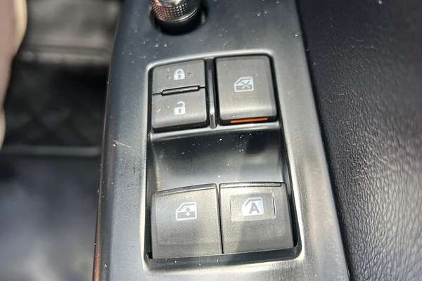 2015 Toyota Hilux Workmate GUN122R Rear Wheel Drive