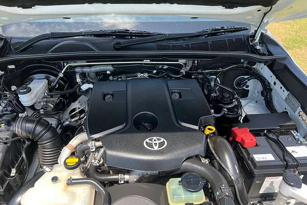 2015 Toyota Hilux Workmate GUN122R Rear Wheel Drive