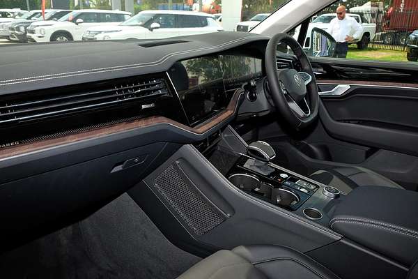 2025 Volkswagen Touareg 170TDI RC