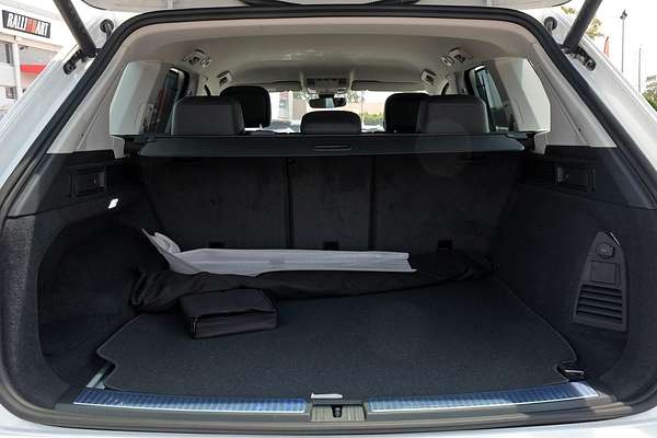 2025 Volkswagen Touareg 170TDI RC