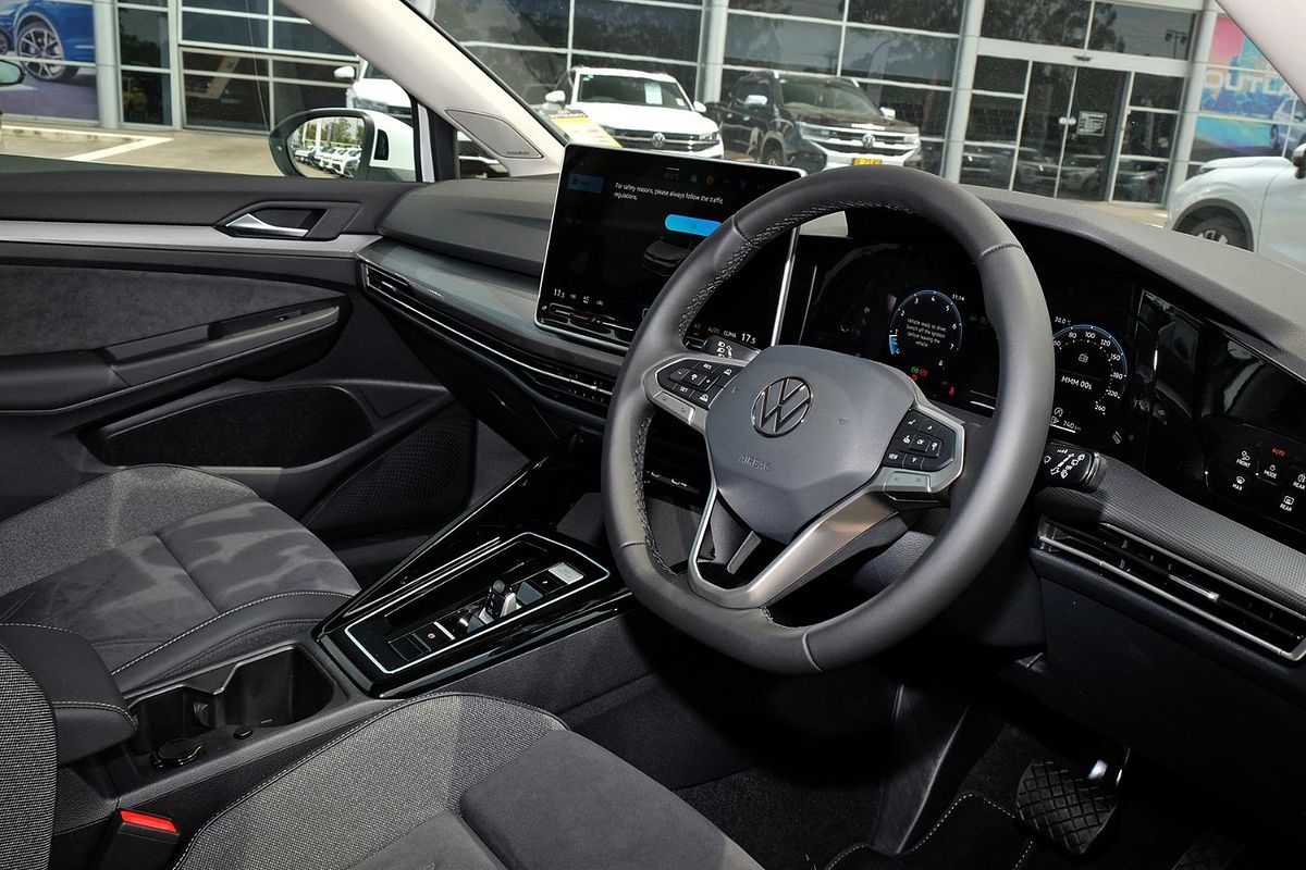 2025 Volkswagen Golf 110TSI Style 8.5