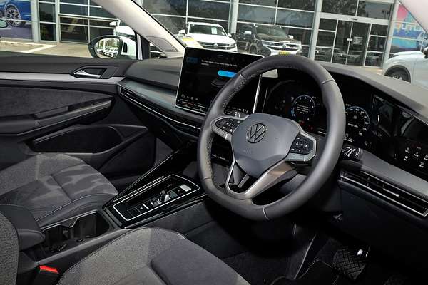2025 Volkswagen Golf 110TSI Style 8.5