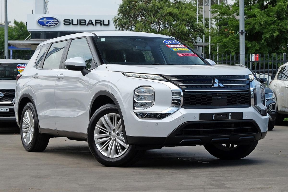 2024 Mitsubishi Outlander ES ZM