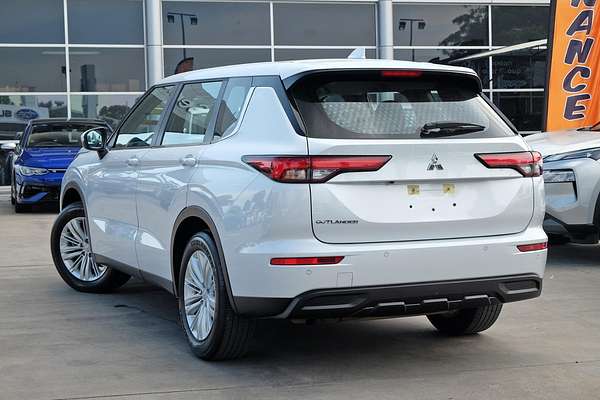 2024 Mitsubishi Outlander ES ZM