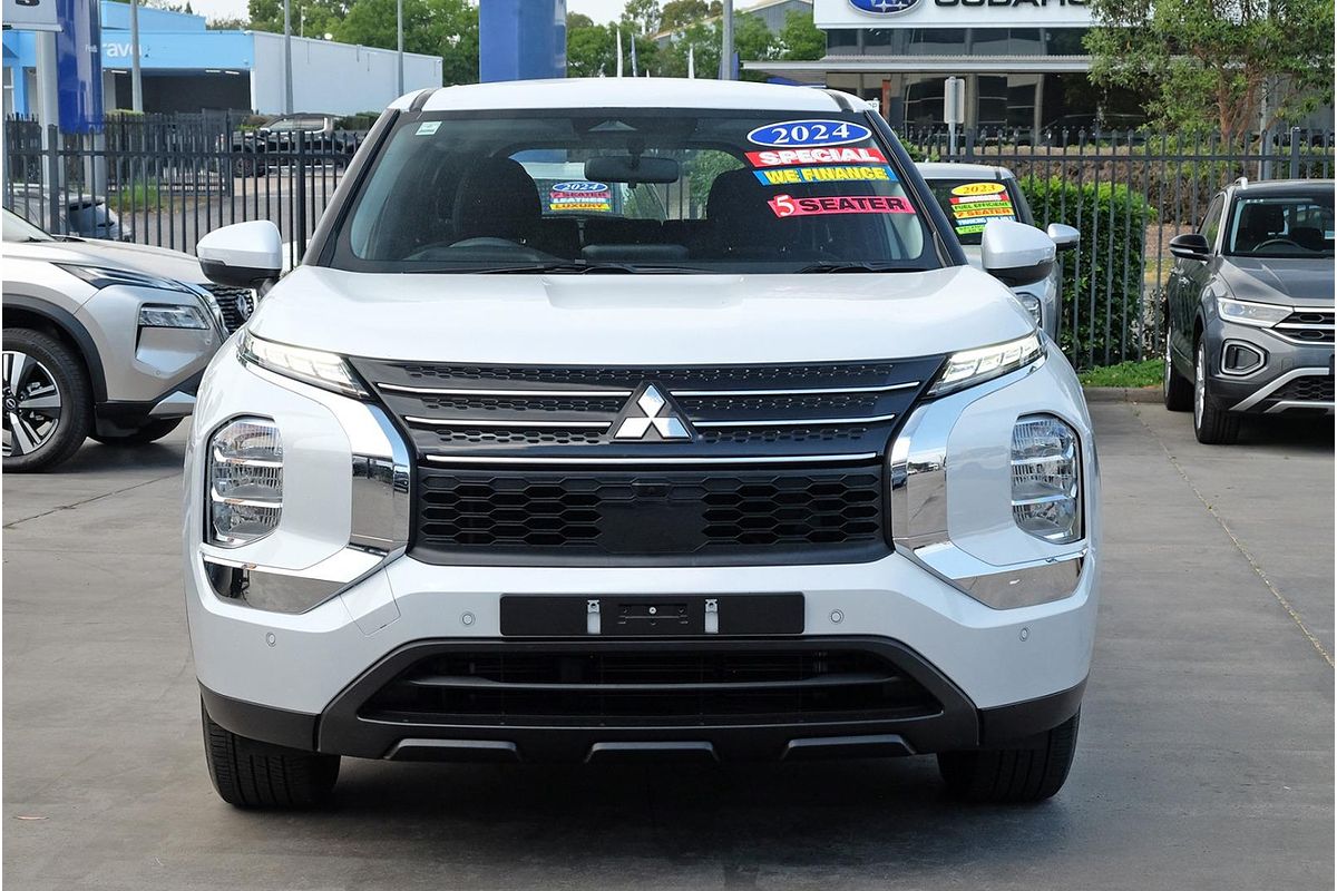 2024 Mitsubishi Outlander ES ZM