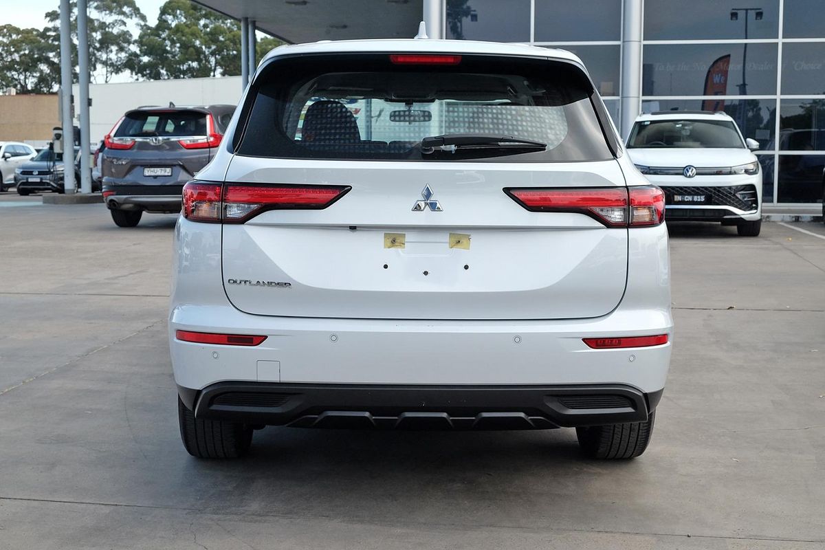 2024 Mitsubishi Outlander ES ZM