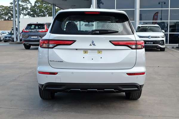 2024 Mitsubishi Outlander ES ZM