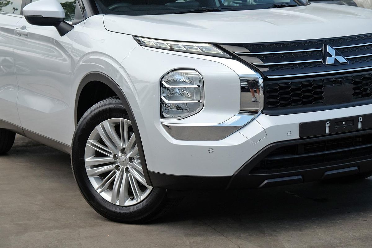 2024 Mitsubishi Outlander ES ZM