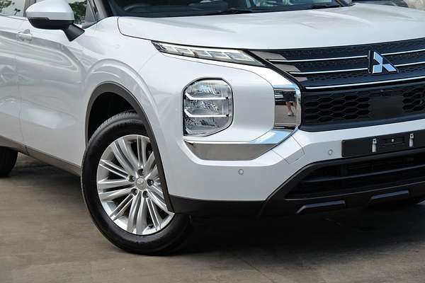 2024 Mitsubishi Outlander ES ZM