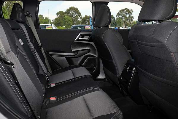 2024 Mitsubishi Outlander ES ZM