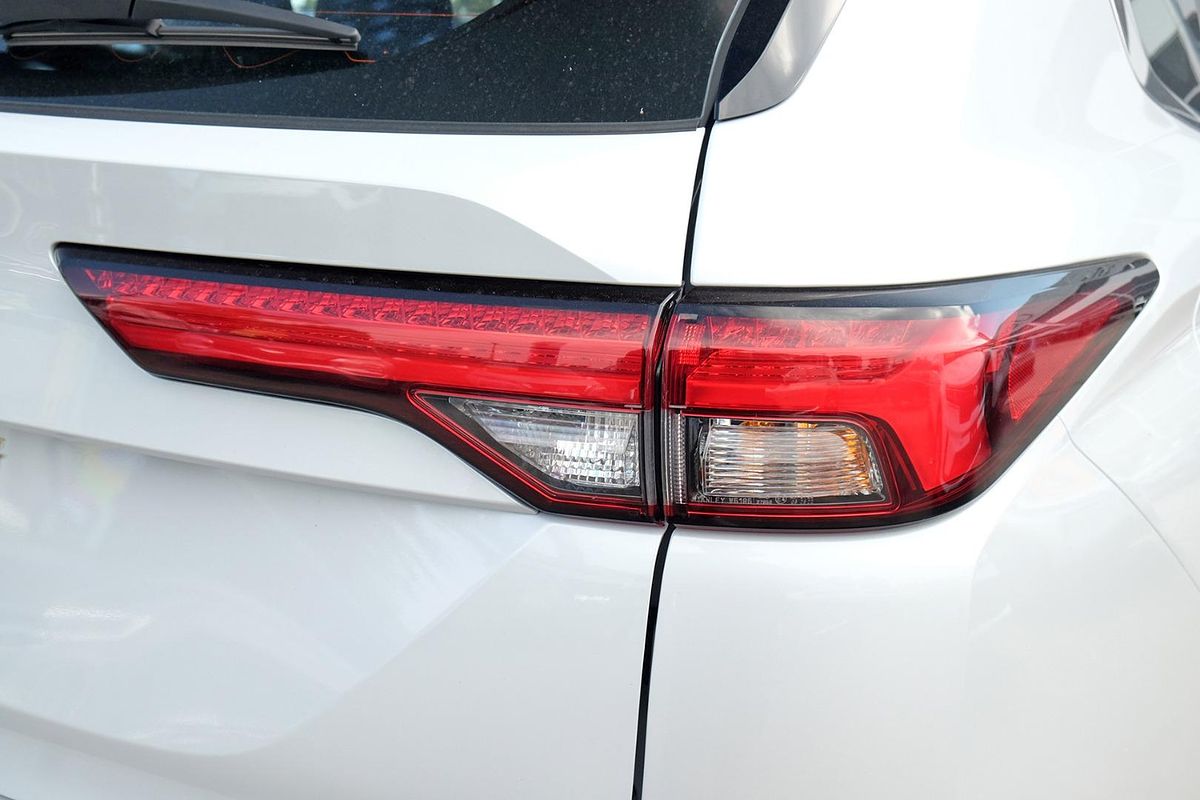 2024 Mitsubishi Outlander ES ZM