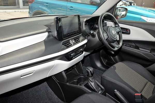 2025 Suzuki Swift Hybrid UZ