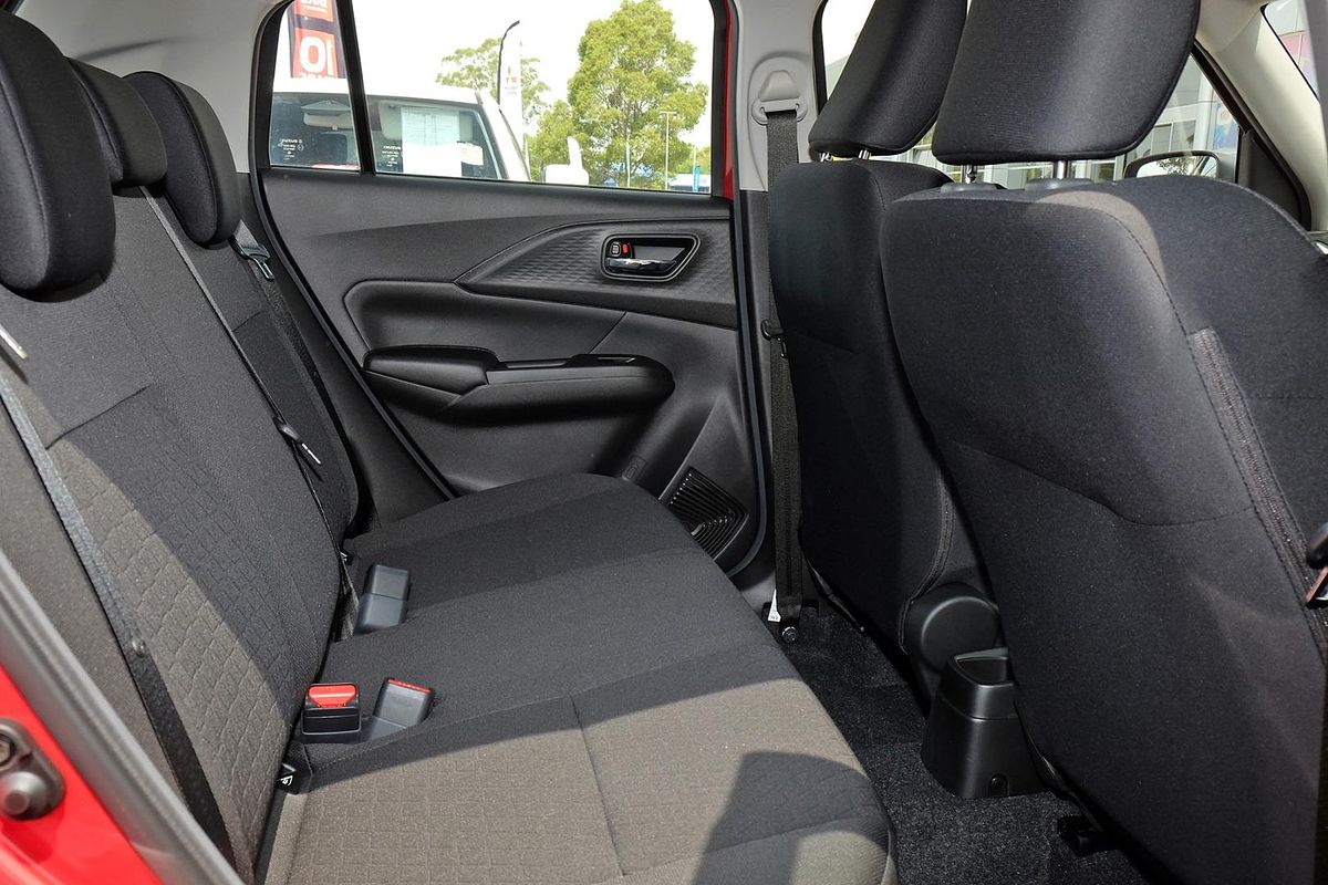 2025 Suzuki Swift Hybrid UZ