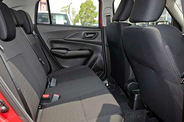 2025 Suzuki Swift Hybrid UZ