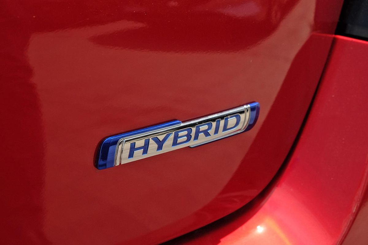 2025 Suzuki Swift Hybrid UZ