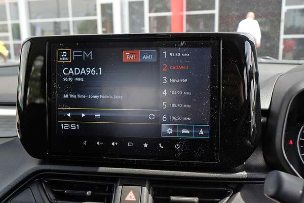 2025 Suzuki Swift Hybrid UZ