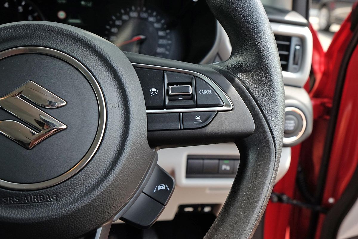 2025 Suzuki Swift Hybrid UZ