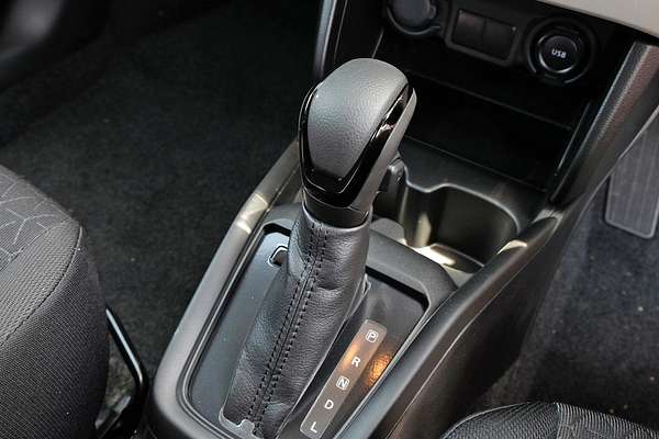 2025 Suzuki Swift Hybrid UZ