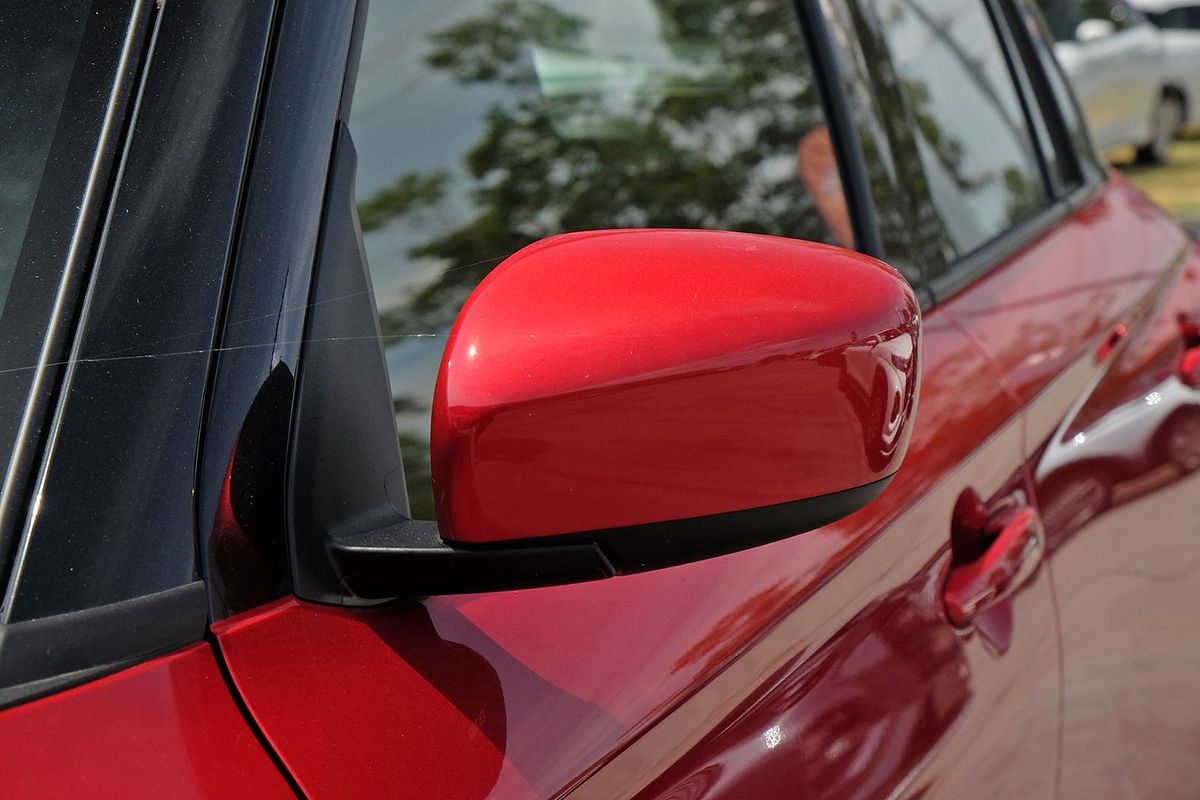 2025 Suzuki Swift Hybrid UZ