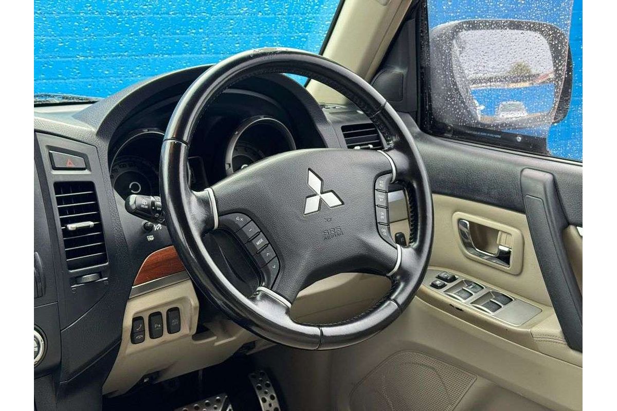 2007 Mitsubishi Pajero Exceed NS