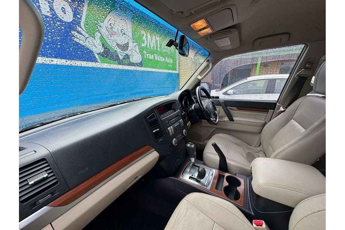 2007 Mitsubishi Pajero Exceed NS