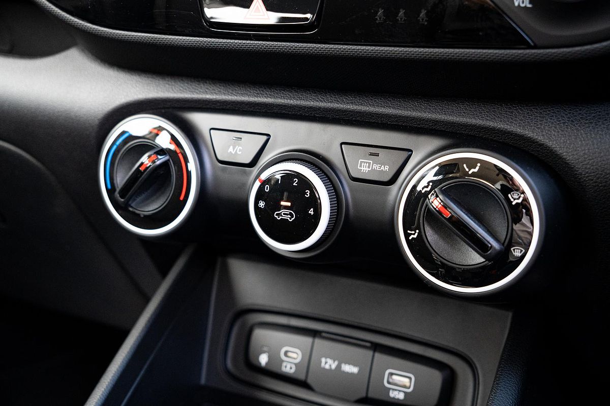 2025 Hyundai Venue Active QX.V5