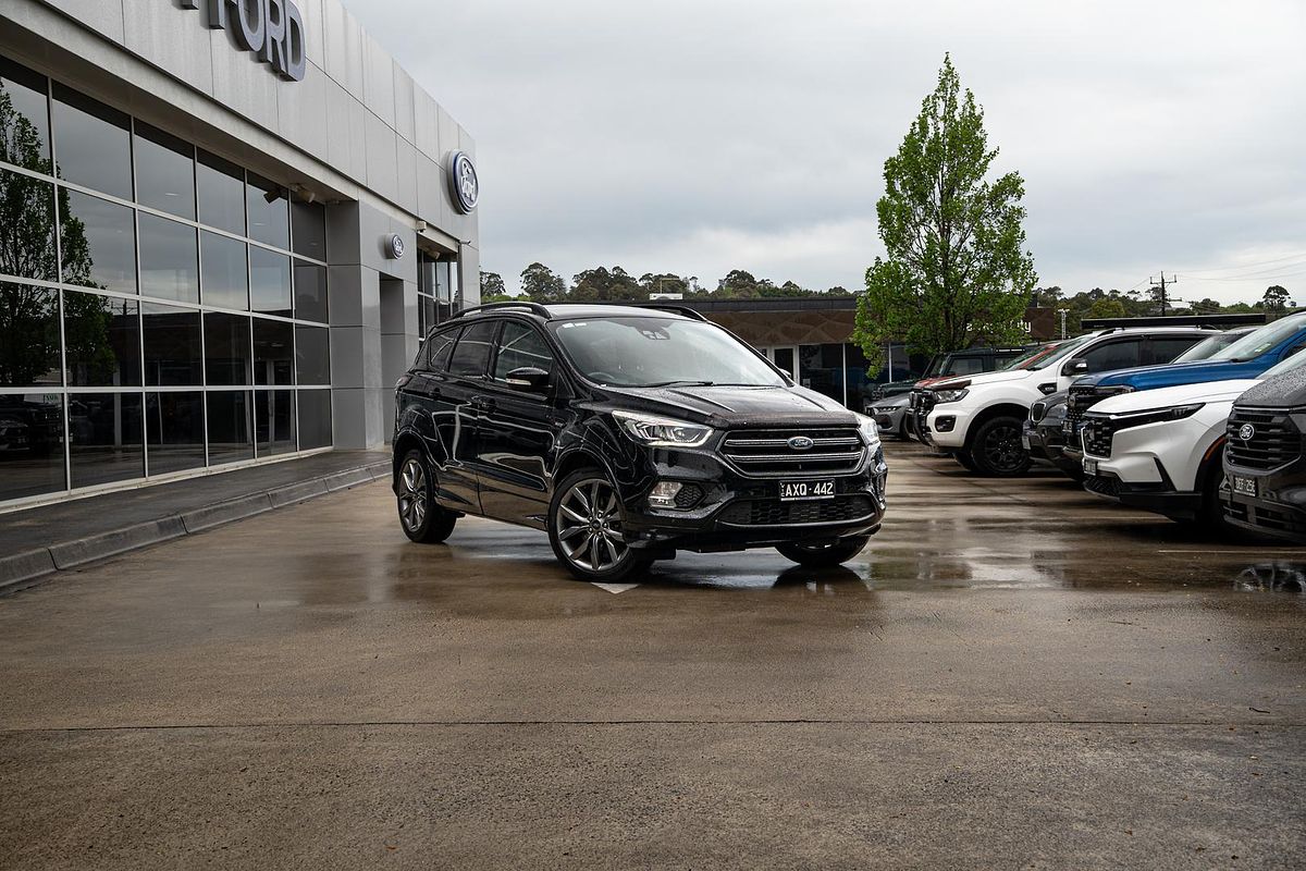2020 Ford Escape ST-Line ZG