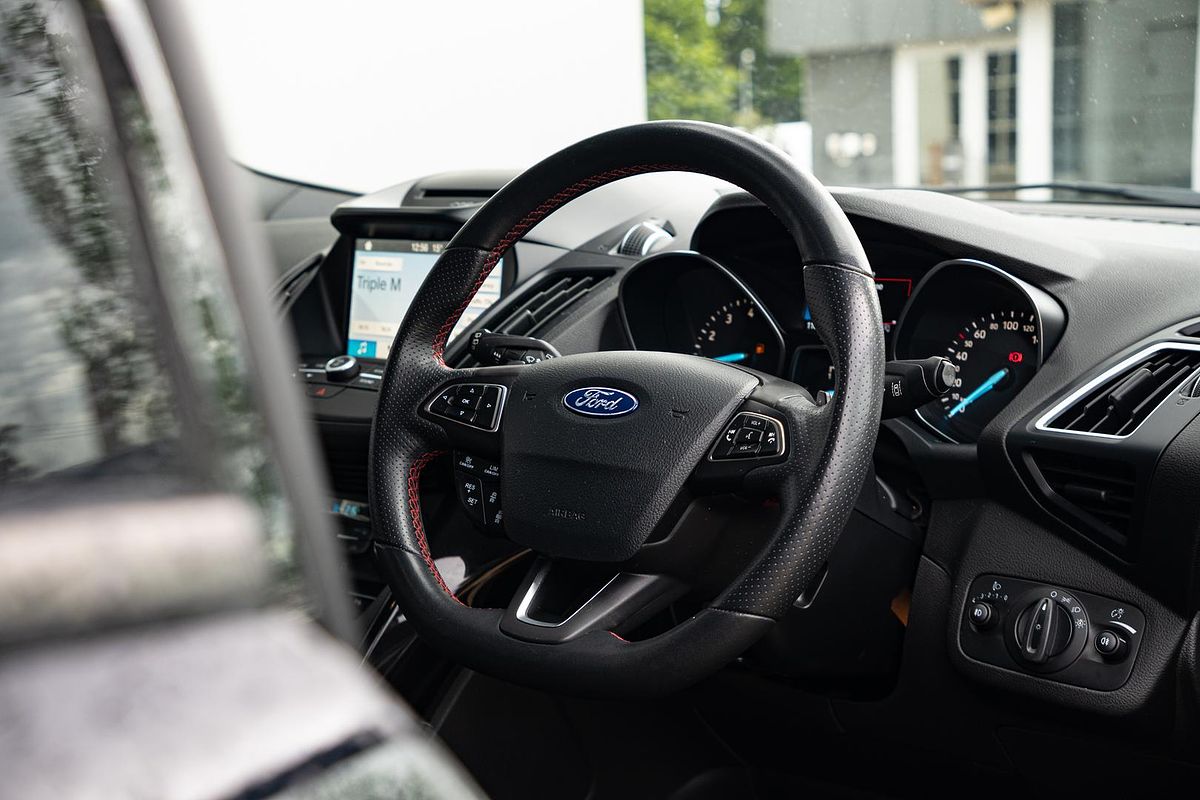 2020 Ford Escape ST-Line ZG