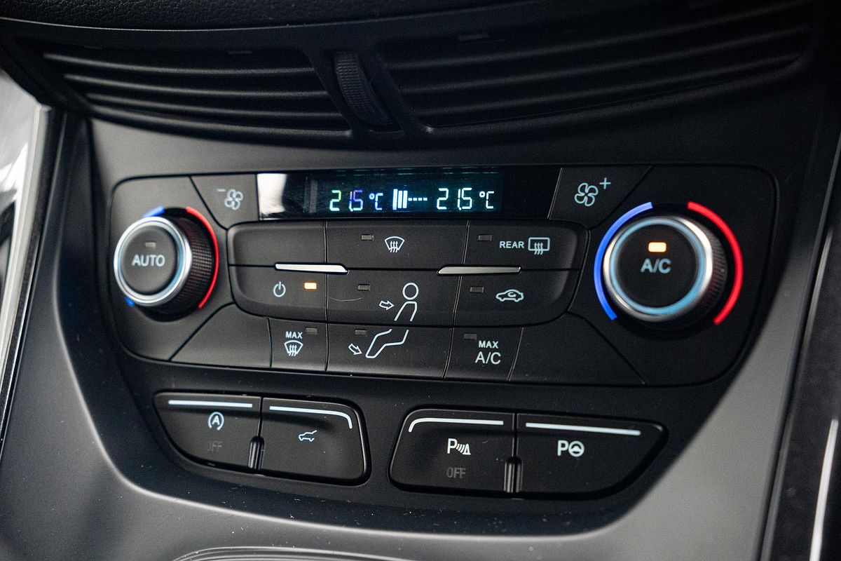 2020 Ford Escape ST-Line ZG