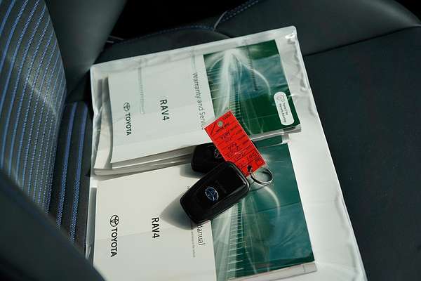 2022 Toyota RAV4 XSE AXAH54R