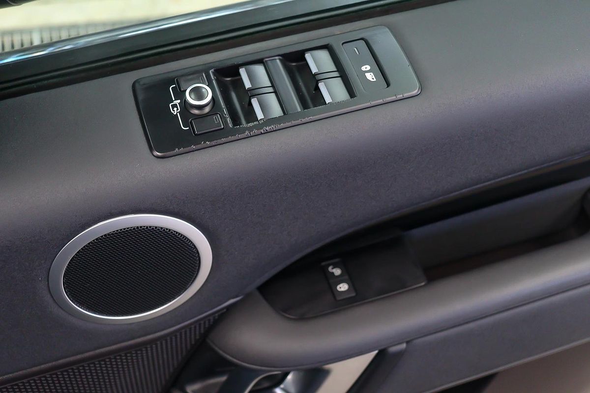 2018 Land Rover Discovery TD6 SE Series 5
