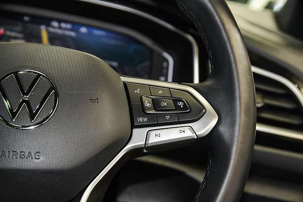 2024 Volkswagen T-Roc 140TSI R-Line D11