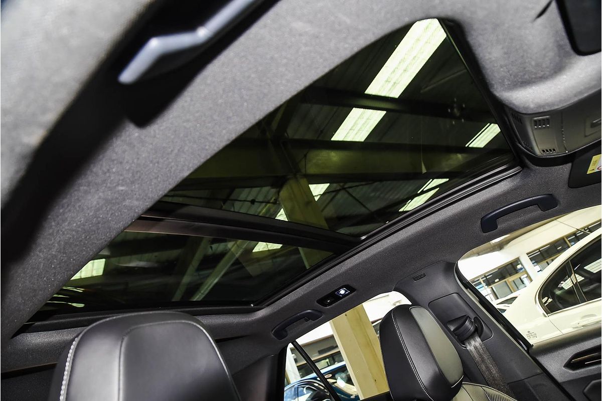 2024 Volkswagen T-Roc 140TSI R-Line D11