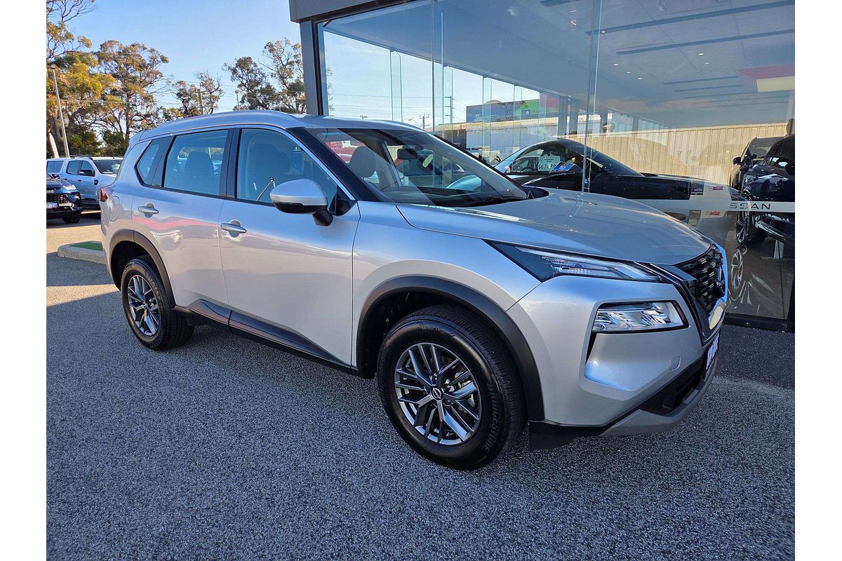 2024 Nissan X-TRAIL ST T33