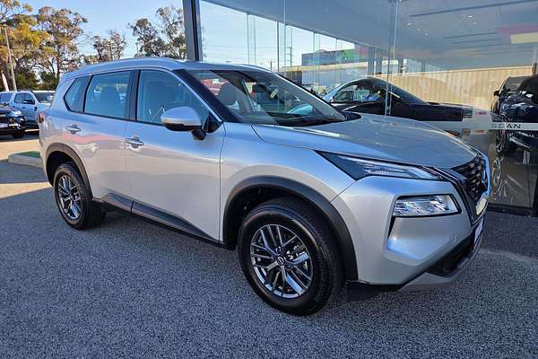 2024 Nissan X-TRAIL ST T33