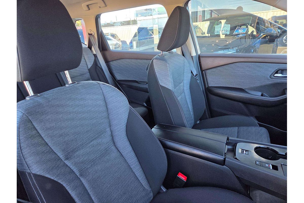 2024 Nissan X-TRAIL ST T33