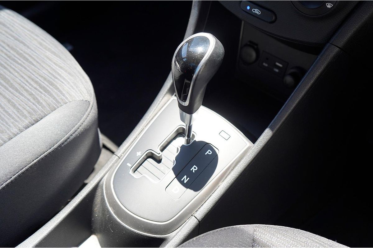 2017 Hyundai Accent Sport RB6