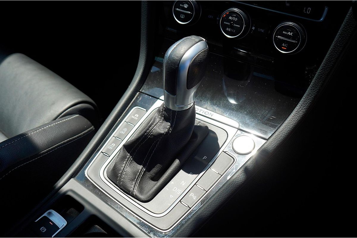 2016 Volkswagen Golf R 7