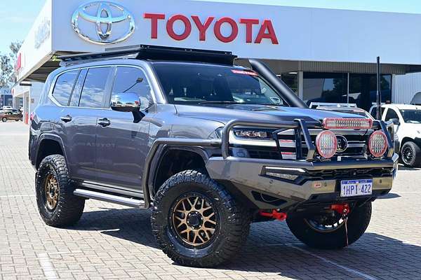 2022 Toyota Landcruiser Sahara FJA300R