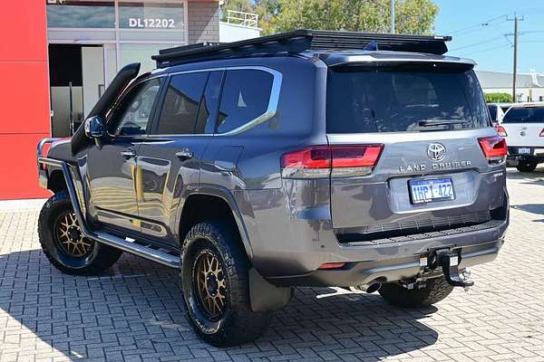 2022 Toyota Landcruiser Sahara FJA300R