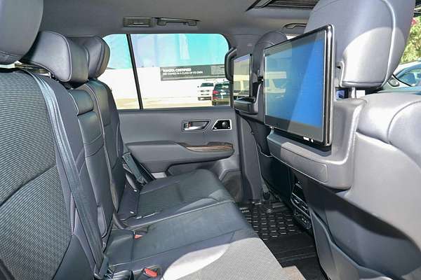 2022 Toyota Landcruiser Sahara FJA300R