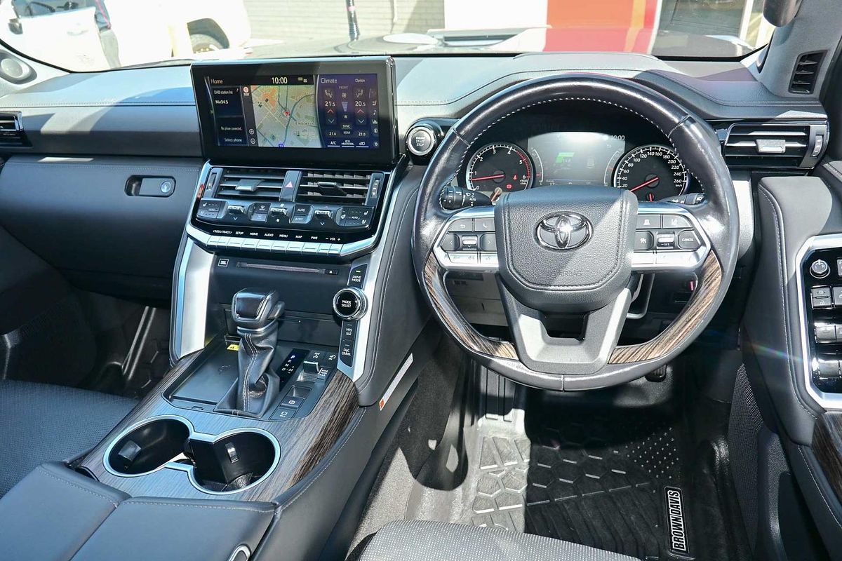 2022 Toyota Landcruiser Sahara FJA300R