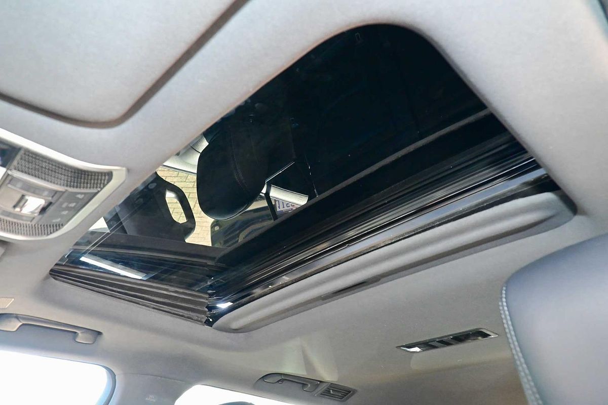 2022 Toyota Landcruiser Sahara FJA300R